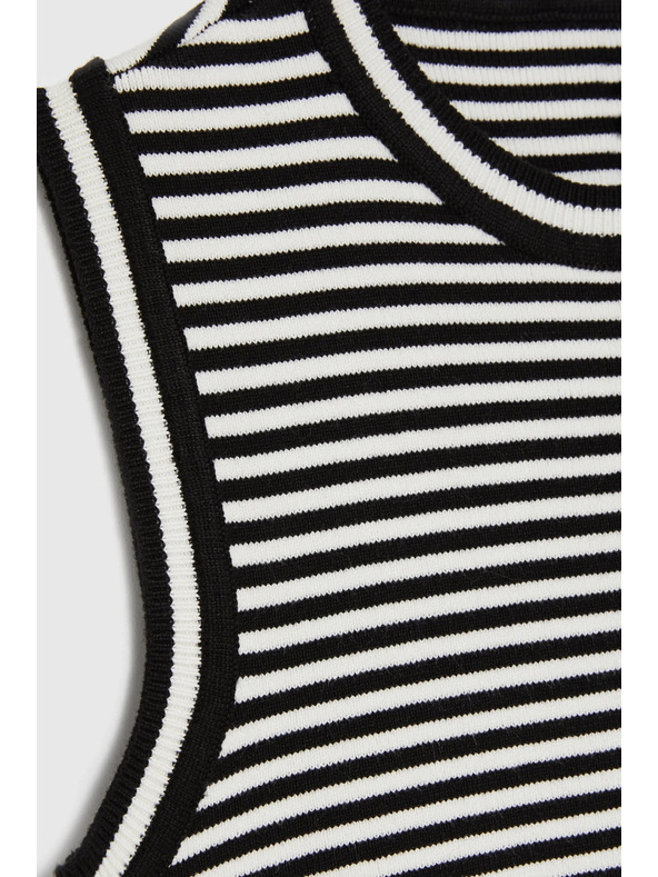 Moodo Fehér-fekete csíkos top Moodo