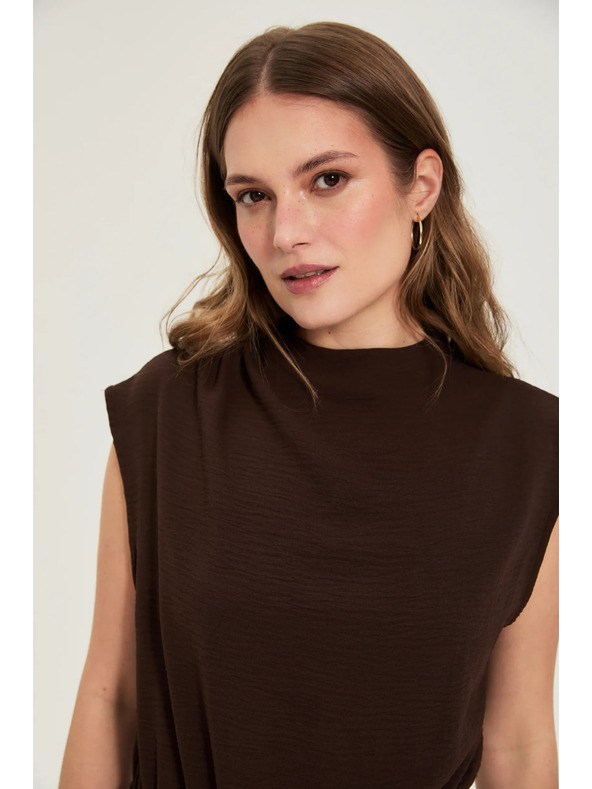 Moodo Barna overál Moodo