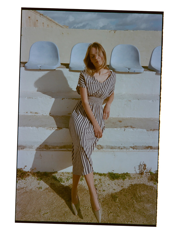 Moodo Viszkóz ruha csíkos sötétkék Moodo