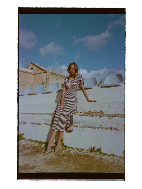 Moodo Viszkóz ruha csíkos sötétkék Moodo