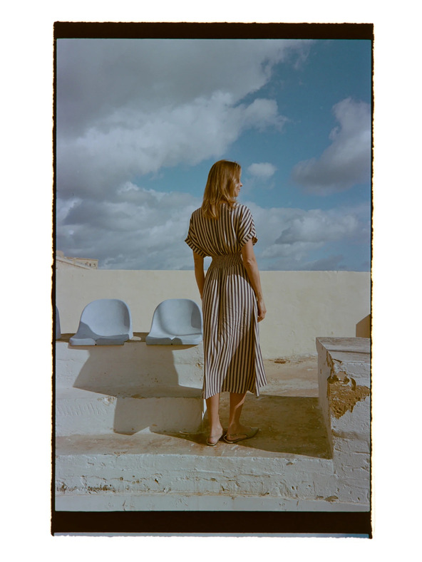 Moodo Viszkóz ruha csíkos sötétkék Moodo