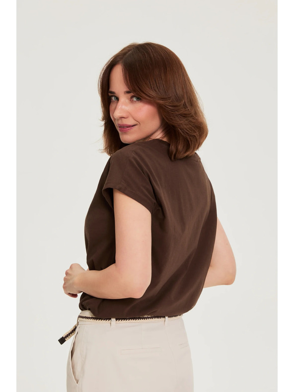 Moodo Pamut V-nyakú póló barna Moodo