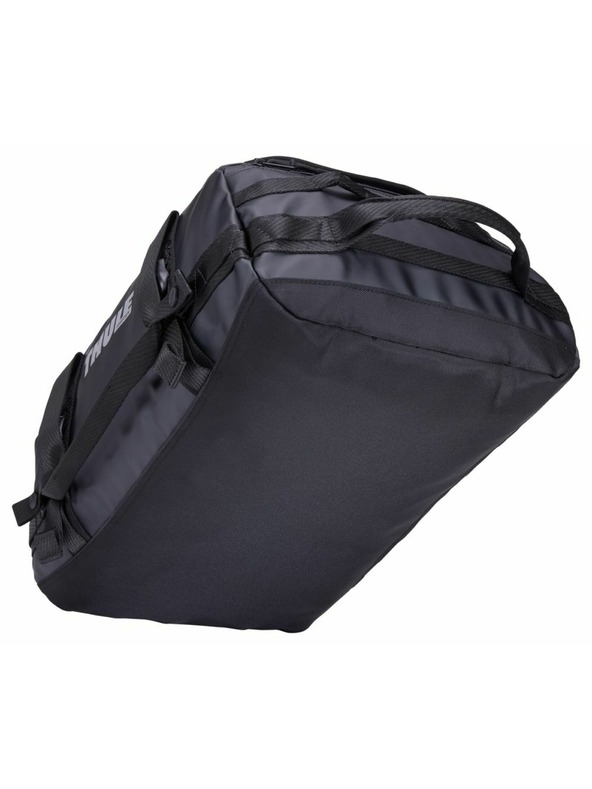 Thule Thule Chasm S sporttáska 30 L TDSD301 - fekete