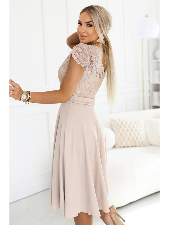 numoco LINDA Selyemszerű légies ruha csipkés nyakkivágással - bézs