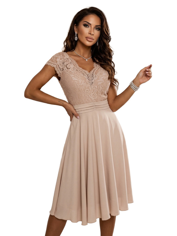 numoco LINDA Selyemszerű légies ruha csipkés nyakkivágással - bézs