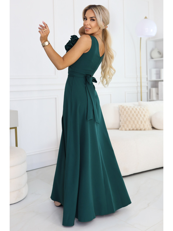 numoco Romantikus maxi ruha virággal a vállán nyitott részlettel - sötétzöld