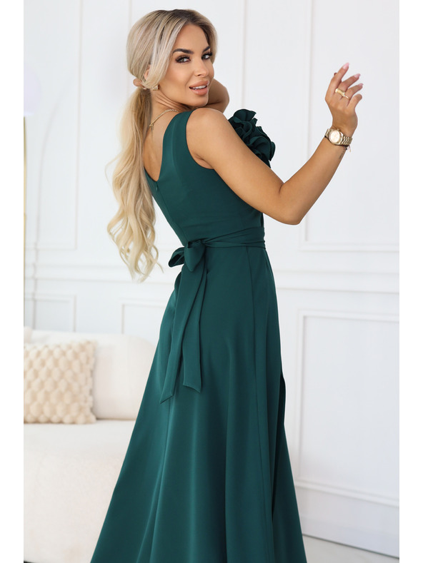 numoco Romantikus maxi ruha virággal a vállán nyitott részlettel - sötétzöld