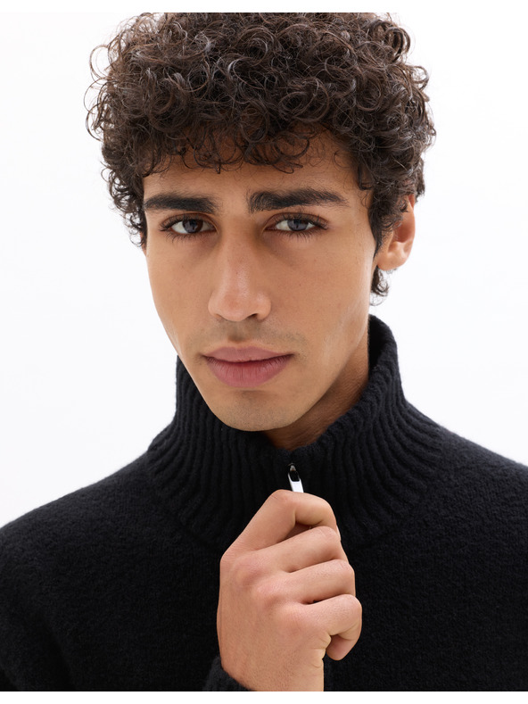 Celio Metruck nyakpántos pulóver