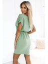 numoco ROXI kényelmes ruha aszimmetrikus szoknyával és övvel - pisztácia