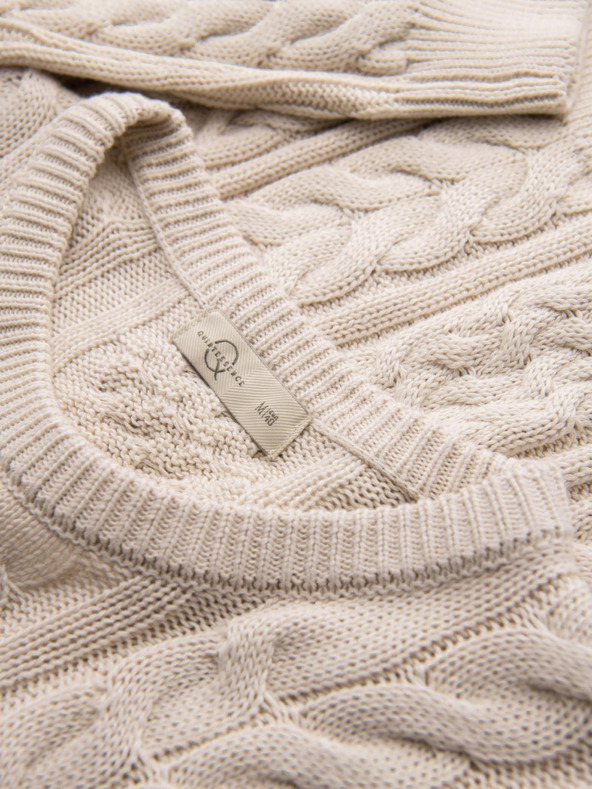 Ombre Clothing Elegáns férfi pulóver érdekes kötéssel - ekrü V1 OM-SWSW-0173 Ombre Clothing