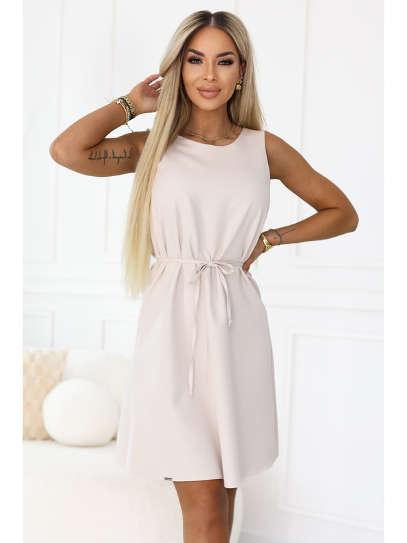 numoco VICTORIA Trapéz ruha ujjak nélkül övvel - bézs