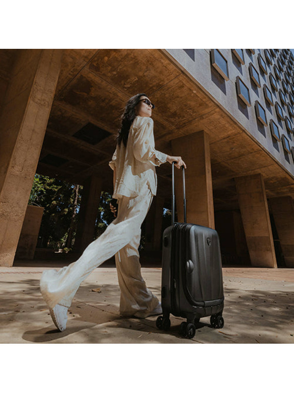 Heys Utazási bőrönd Heys Vantage Smart Luggage M Black