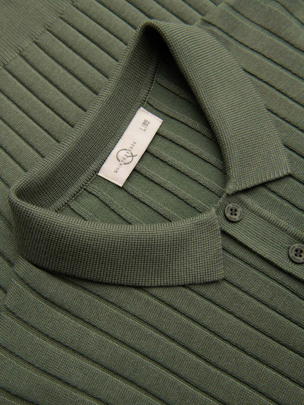 Ombre Clothing Férfi pólóing SLIM FIT viszkózból függőleges bordázattal - olívazöld V4 OM-POSS-0169 Ombre Clothing