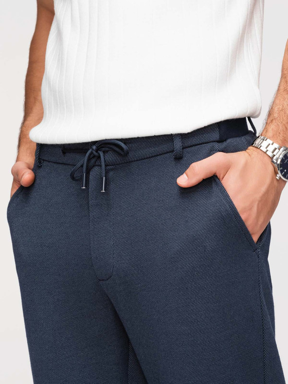 Ombre Clothing Férfi lezser nadrág CARROT FIT jacquard kötésből - sötétkék V1 OM-PACP-0292 Ombre Clothing