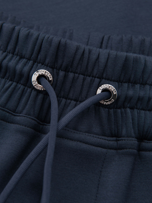 Ombre Clothing Férfi melegítő egyenes szárral sima kötésből - sötétkék V4 OM-PSBC-0221 Ombre Clothing