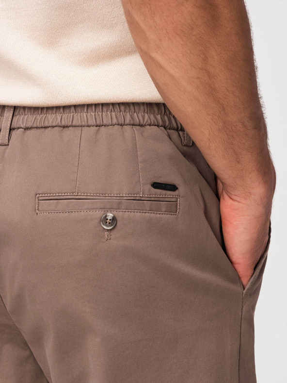 Ombre Clothing Férfi chino nadrág REGULAR FIT - barna V1 OM-PACP-0293 Ombre Clothing