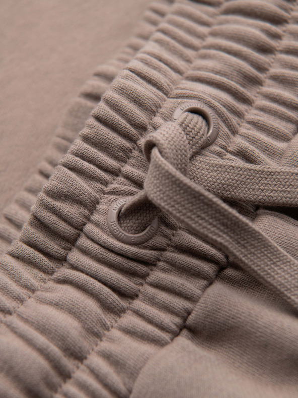 Ombre Clothing Férfi rövidnadrág REGULAR FIT francia frottír kötöttből - sötét bézs V2 OM-SRSK-0196 Ombre Clothing