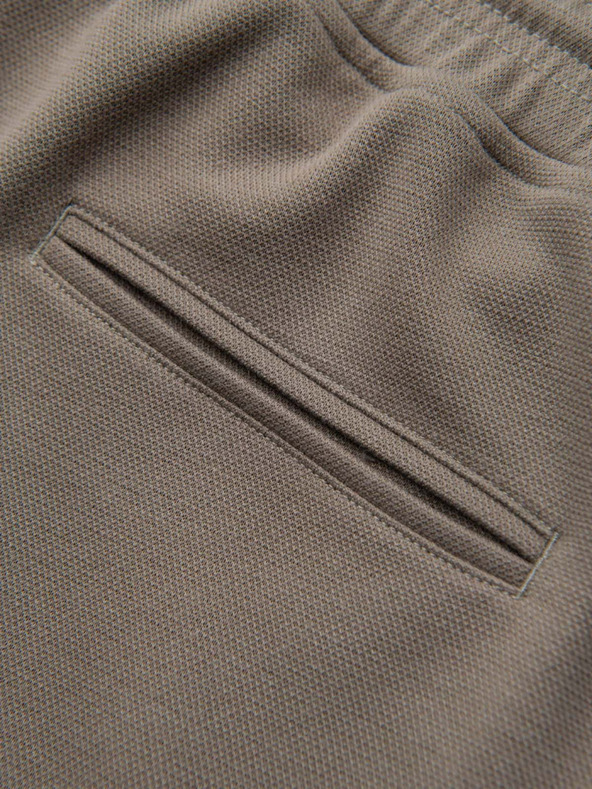 Ombre Clothing Férfi strukturált rövidnadrág REGULAR FIT - khaki V4 OM-SRSK-0124 Ombre Clothing