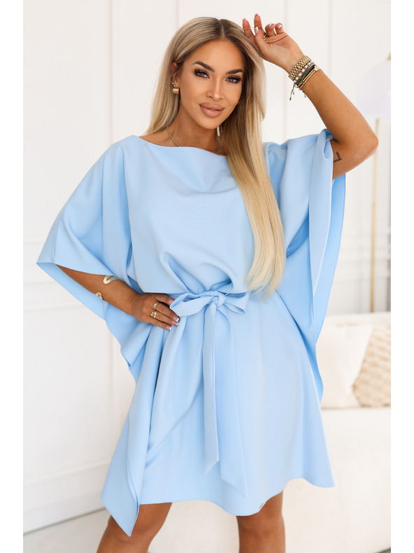 numoco SOFIA Pillangó típusú ruha derékban kötözött - Világoskék