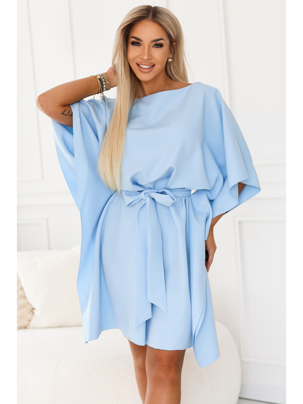 numoco SOFIA Pillangó típusú ruha derékban kötözött - Világoskék