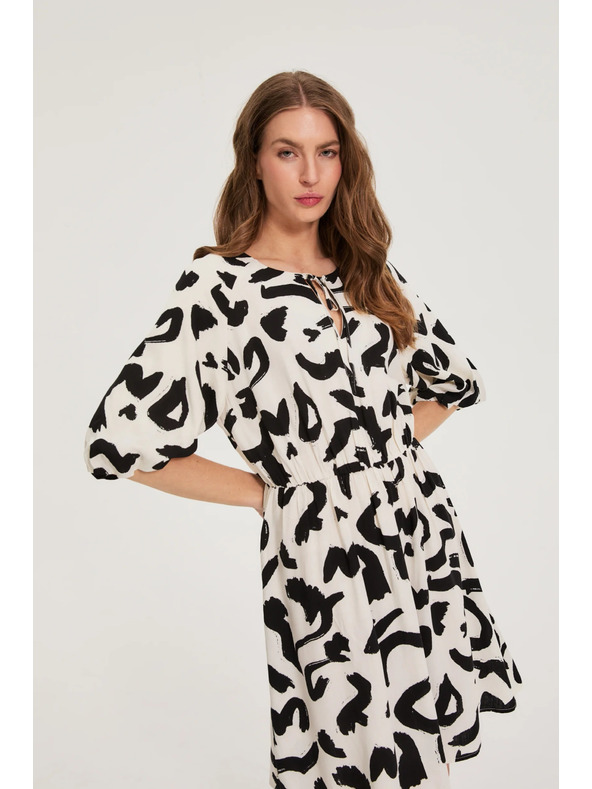 Moodo Moodo bézs viszózos nyomott ruha
