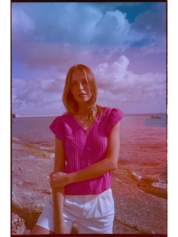 Moodo Moodo fukszia V-nyakú blúz