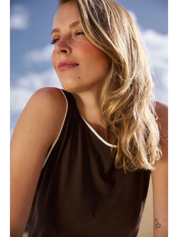 Moodo Barna felső Moodo