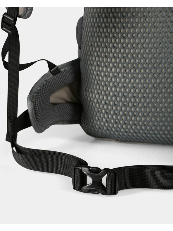 Kilpi Turisztikai és városi hátizsák Kilpi PACIFIC 20-U Világosszürke