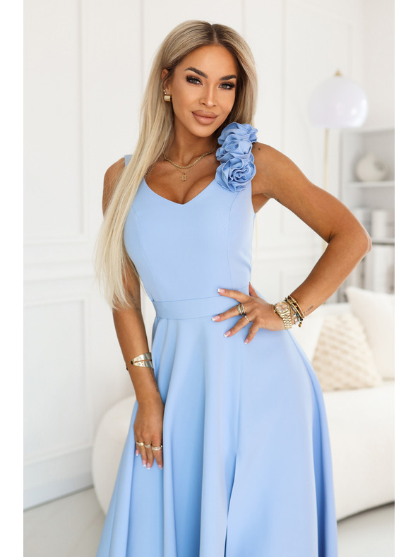 numoco Elegáns esti maxi ruha hasítékkal és rózsákkal - világoskék