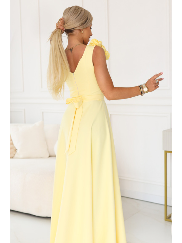 numoco Elegáns esti maxi ruha hasítékkal és rózsákkal - vajsárga