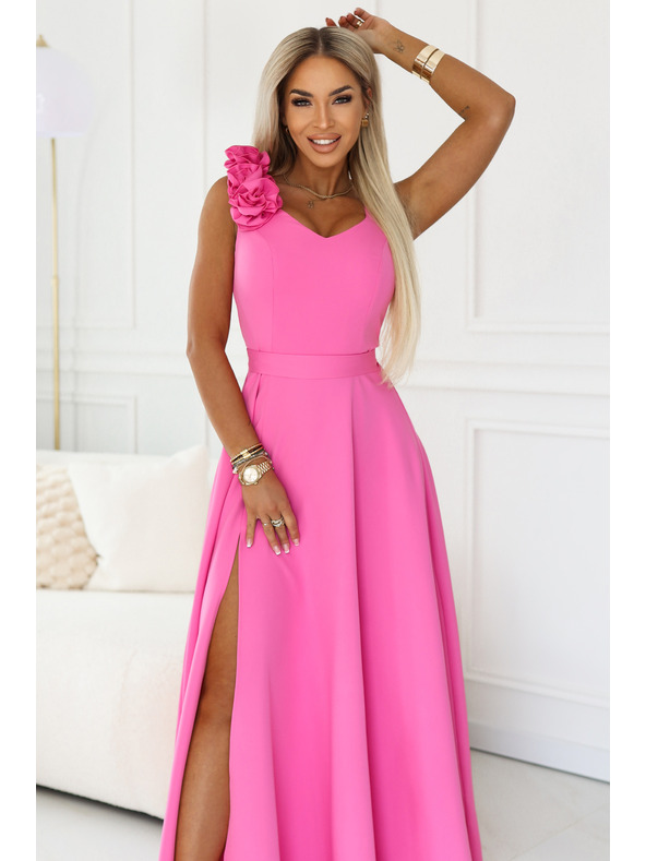 numoco Elegáns esti maxi ruha hasítással és rózsákkal - tortakrém rózsaszín