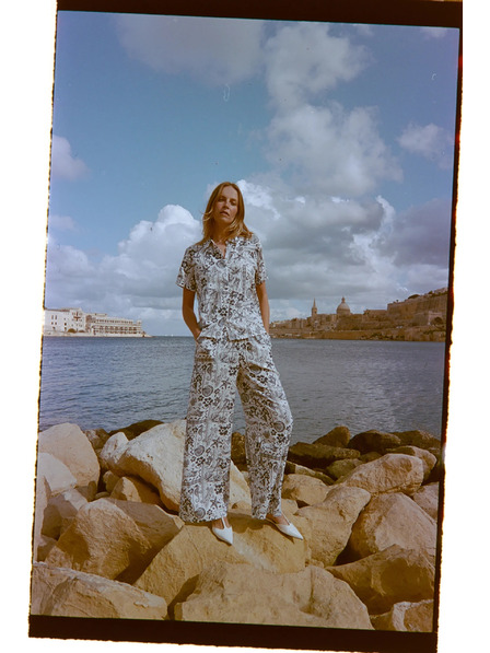 Moodo Viszkóz nadrág nyomott mintával sötétkék Moodo