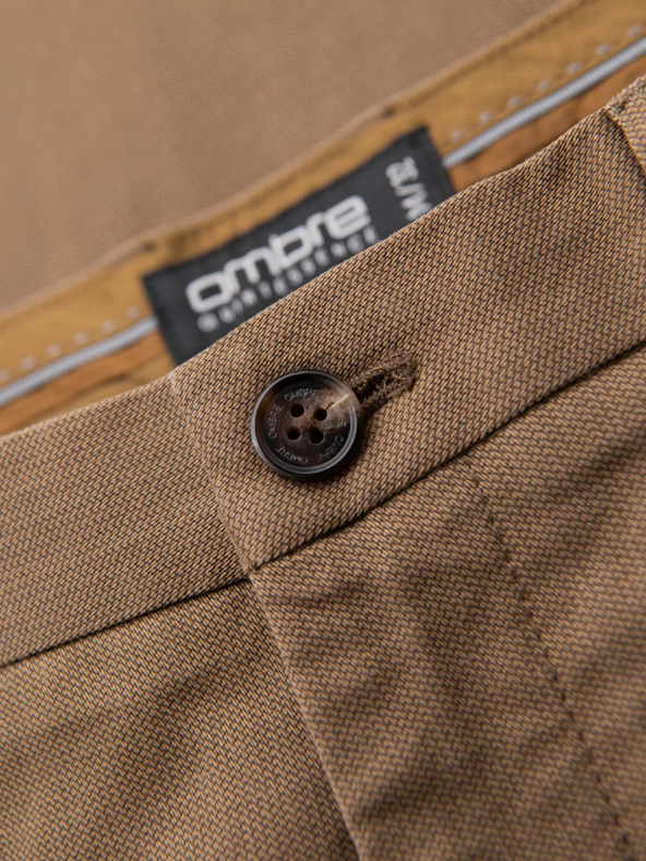 Ombre Clothing Férfi chino nadrág REGULAR FIT finom szerkezettel - sötét bézs V2 P1518 Ombre Clothing