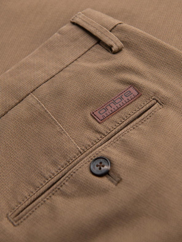 Ombre Clothing Férfi chino nadrág REGULAR FIT finom szerkezettel - sötét bézs V2 P1518 Ombre Clothing