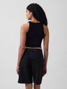 GAP Bordázott crop top logóval GAP