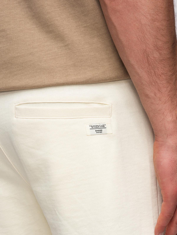 Ombre Clothing Férfi pamut rövidnadrág szegéllyel és zsebbel - krém V12 OM-SRBS-0205 Ombre Clothing