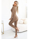 Kocula Kényelmes és elegáns bordázott női overál kivágással - mocha mousse