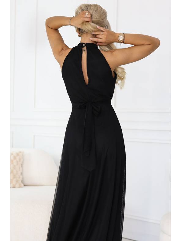 numoco basic Elegáns estélyi maxi ruha halter nyakkal, tüllel és derékköteléssel - fekete