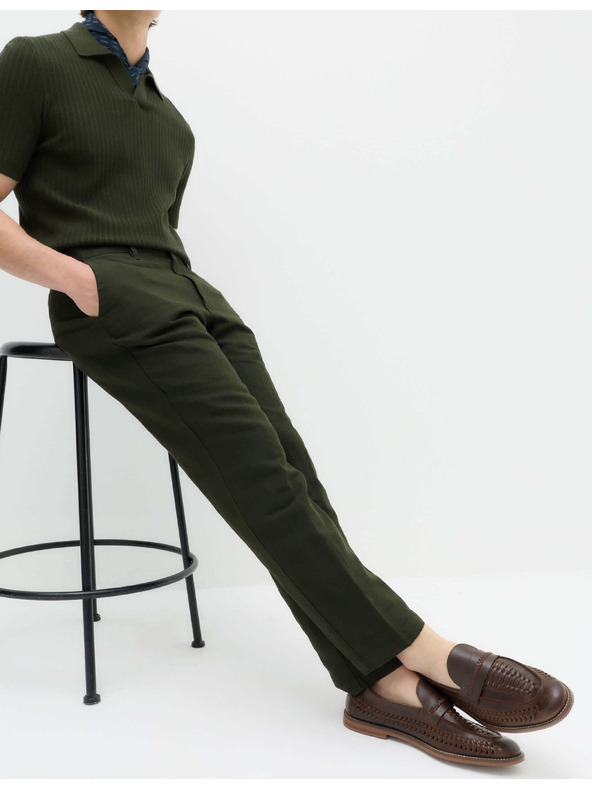 Marks & Spencer Chino nadrág lenvegyületből, normál szabás Marks & Spencer zöld