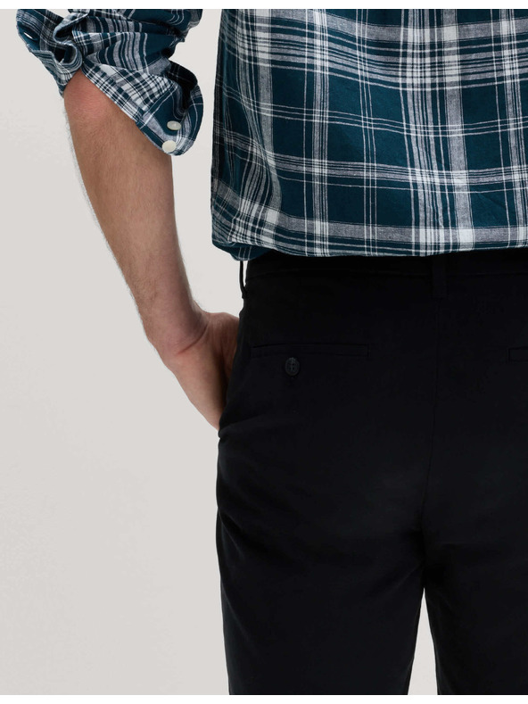 Marks & Spencer Stretch chino rövidnadrág, normál szabás Marks & Spencer fekete