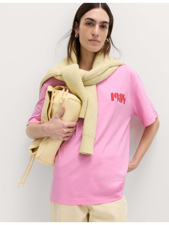 Marks & Spencer Maxi méretű kerek nyakkivágású grafikus pamutpóló Marks & Spencer rózsaszín