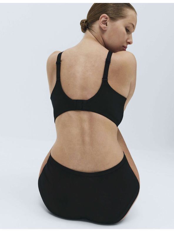 Marks & Spencer Flexifit™ teljes kosaras melltartó merevítő nélkül, 4,5-es méret. A-E Marks & Spencer fekete