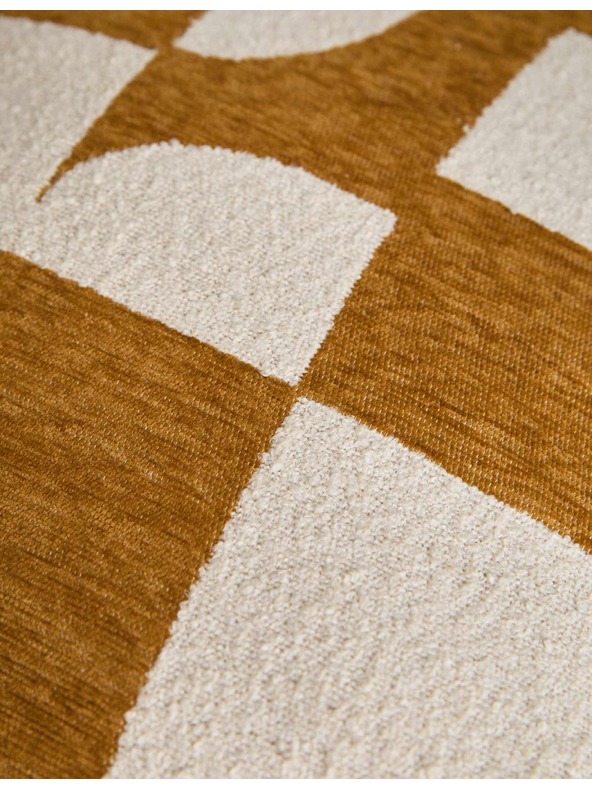 Marks & Spencer Vinylos jacquard párna csipkével és geometrikus mintával Marks & Spencer arany