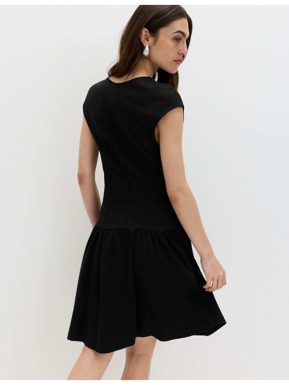Marks & Spencer Jersey gombás mini ruha mélyített derékkal és V-nyakkivágással Marks & Spencer fekete