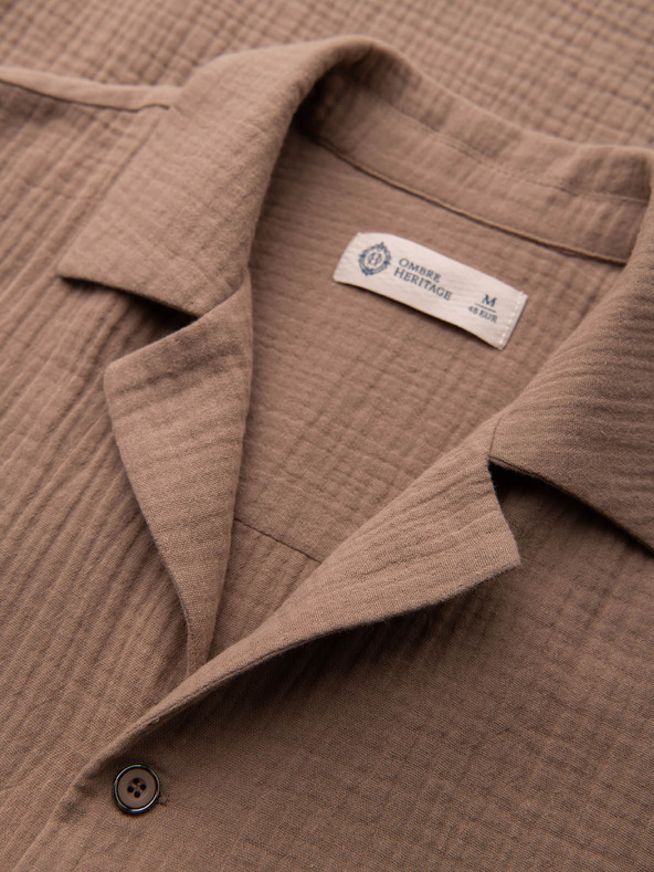 Ombre Clothing Férfi muszelining kubai gallérral – világosbarna V2 OM-SHSS-0223 Ombre Clothing
