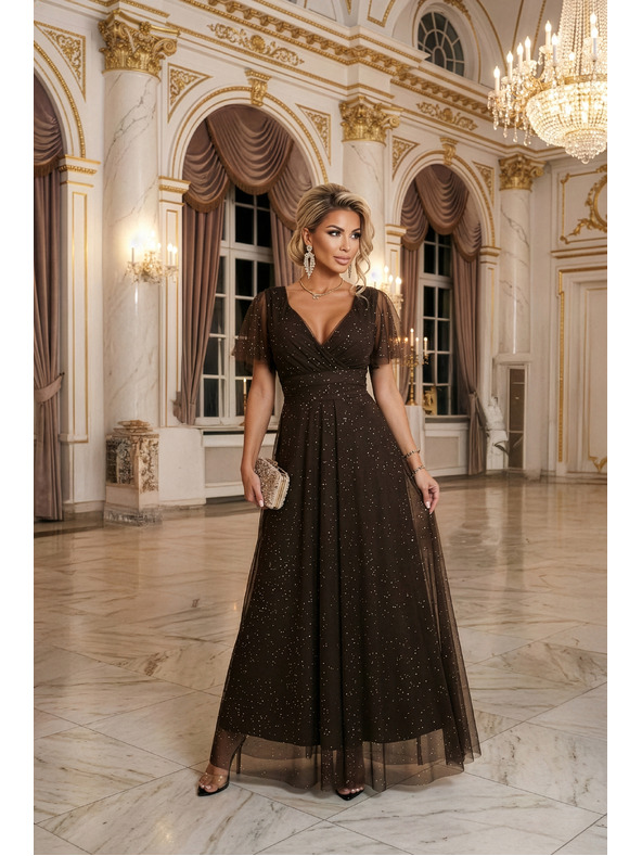 numoco MELANIA hosszú, fényes ruha kivágással és rövid ujjakkal - csokoládé