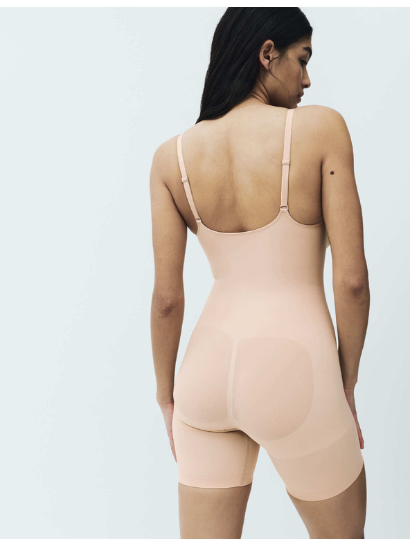 Marks & Spencer Szilárduló és formázó varrás nélküli body Marks & Spencer bézs