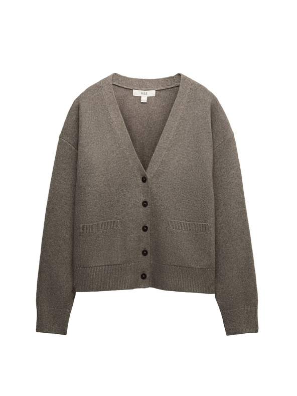 Marks & Spencer Gombos kardigan légáteresztő fonalból V-nyakkivágással Marks & Spencer barna